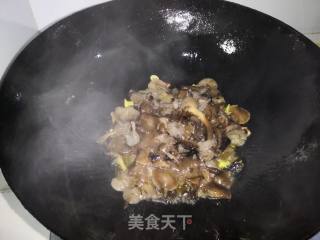 蚝油榛蘑小白菜的做法步骤：7