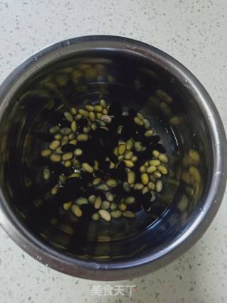 黑豆豆浆的做法步骤：3