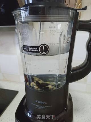 黑豆豆浆的做法步骤：4