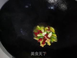 杭椒炒猪肚的做法步骤：5
