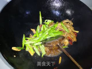 杭椒炒猪肚的做法步骤：9