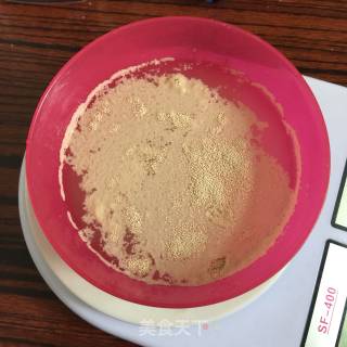 红枣紫薯蒸发糕的做法步骤：1