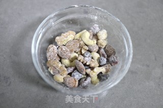 核桃干果磅蛋糕的做法步骤：2
