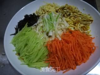 五彩葱油面的做法步骤：5