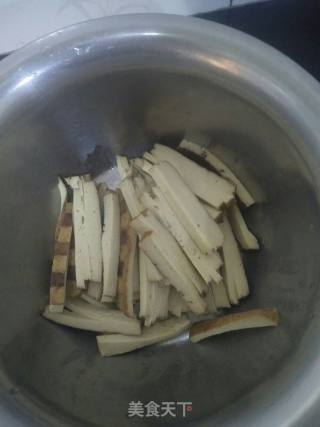 黄瓜拌豆干的做法步骤：2