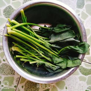 菠菜鸡蛋饼的做法步骤：1