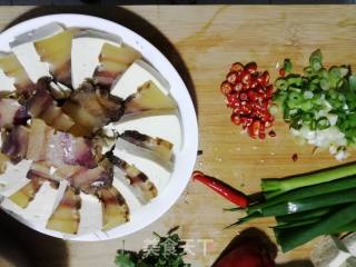 腊肉蒸豆腐的做法步骤：4