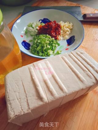 麻婆豆腐的做法步骤：1