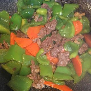 圆椒胡萝卜炒牛肉的做法步骤：11