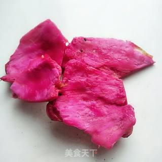 蜂蜜腌火龙果皮的做法步骤：2