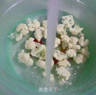 榨菜炒花菜的做法步骤：3