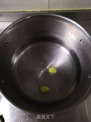 冬瓜虾皮炖豆腐的做法步骤：1