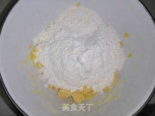 白菜粉条虾皮玉米蒸饺的做法步骤：2
