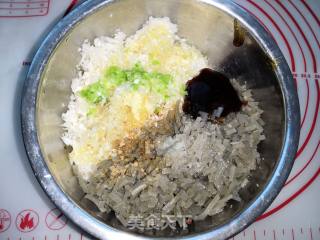 白菜粉条虾皮玉米蒸饺的做法步骤：6