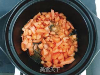 砂锅鸡蛋豆腐汤的做法步骤：2