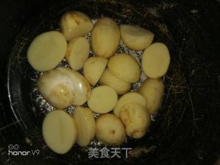 脆骨焖土豆的做法步骤：2