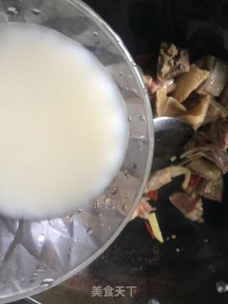 腊鸡烧菜花的做法步骤：7