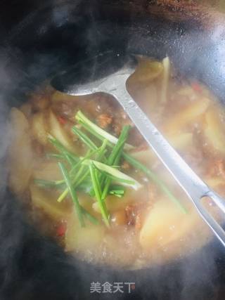 土豆条烧肉的做法步骤：7