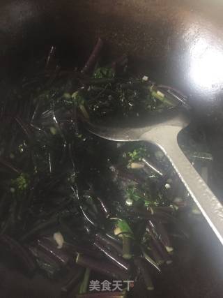 炒红油菜条的做法步骤：4