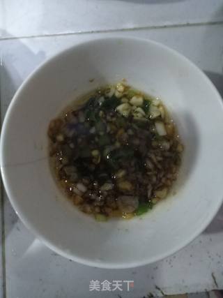 金针菇蒸花甲的做法步骤：1