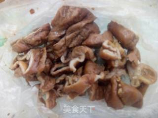 辣椒炒肥肠的做法步骤：2