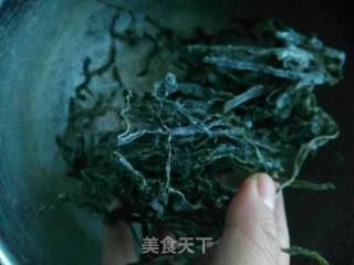 海带猪蹄汤的做法步骤：2