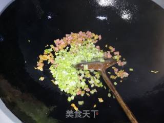榨菜火腿芹菜疙瘩汤的做法步骤：8