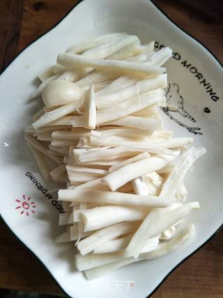牛肉海鲜菇的做法步骤：2