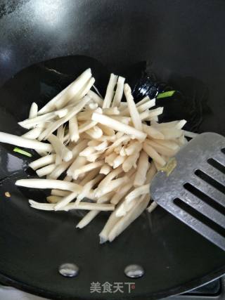 牛肉海鲜菇的做法步骤：7