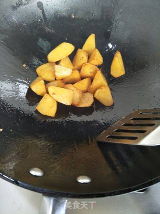 红烧土豆炖牛肉的做法步骤：4