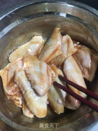 蜜汁鸡翅的做法步骤：3