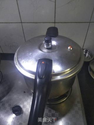 排骨炖土豆的做法步骤：5
