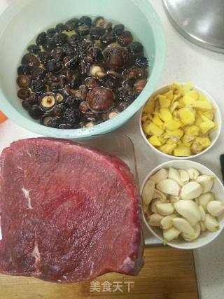 香辣牛肉酱的做法步骤：1