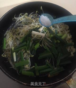 春芽炒蒜苗的做法步骤：6