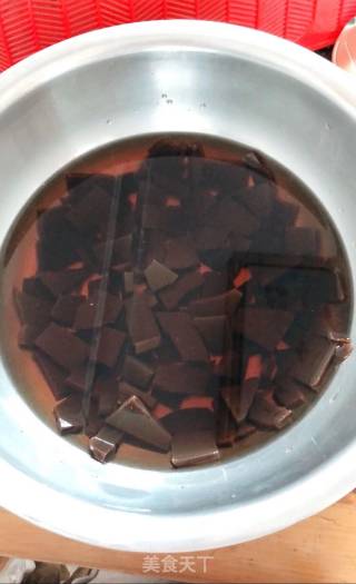 自己在家也能做阿胶糕的做法步骤：1