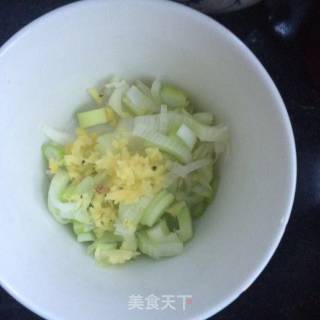 香辣包菜腊肠的做法步骤：3