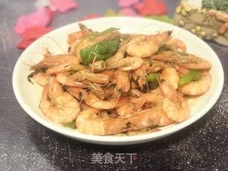 青椒煸炒基围虾的做法步骤：6