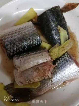 红焖长江鲫鱼的做法步骤：1