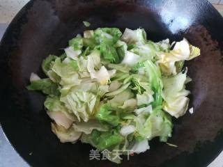 清炒洋白菜的做法步骤：2