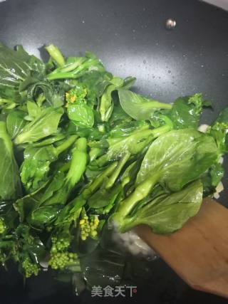 清炒小菜花的做法步骤：3
