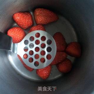 草莓奶昔的做法步骤：3
