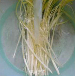 小炒韭菜芽的做法步骤：4
