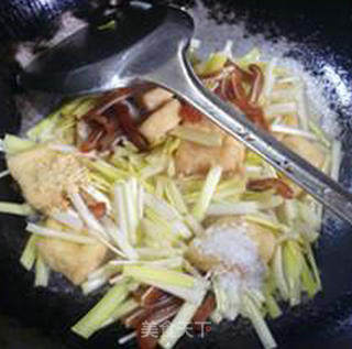 小炒韭菜芽的做法步骤：10