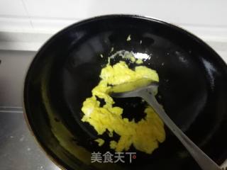 洋葱木耳炒鸡蛋的做法步骤：3
