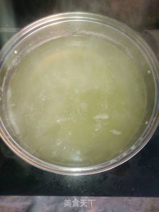 酸汤面的做法步骤：8