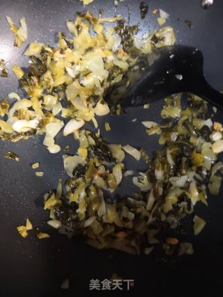 豆腐焖酸菜的做法步骤：3