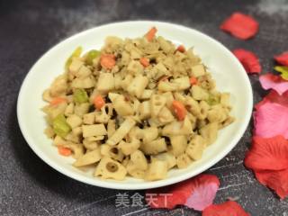 胡萝卜肉末煸炒莲藕丁的做法步骤：8