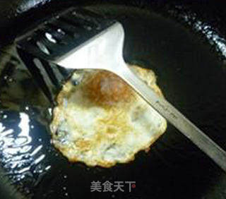 菜底煎鸡蛋的做法步骤：7