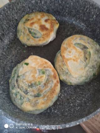 韭菜鸡蛋馅饼的做法步骤：12
