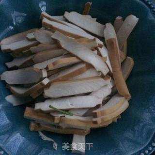 孜然洋葱炒香干的做法步骤：1